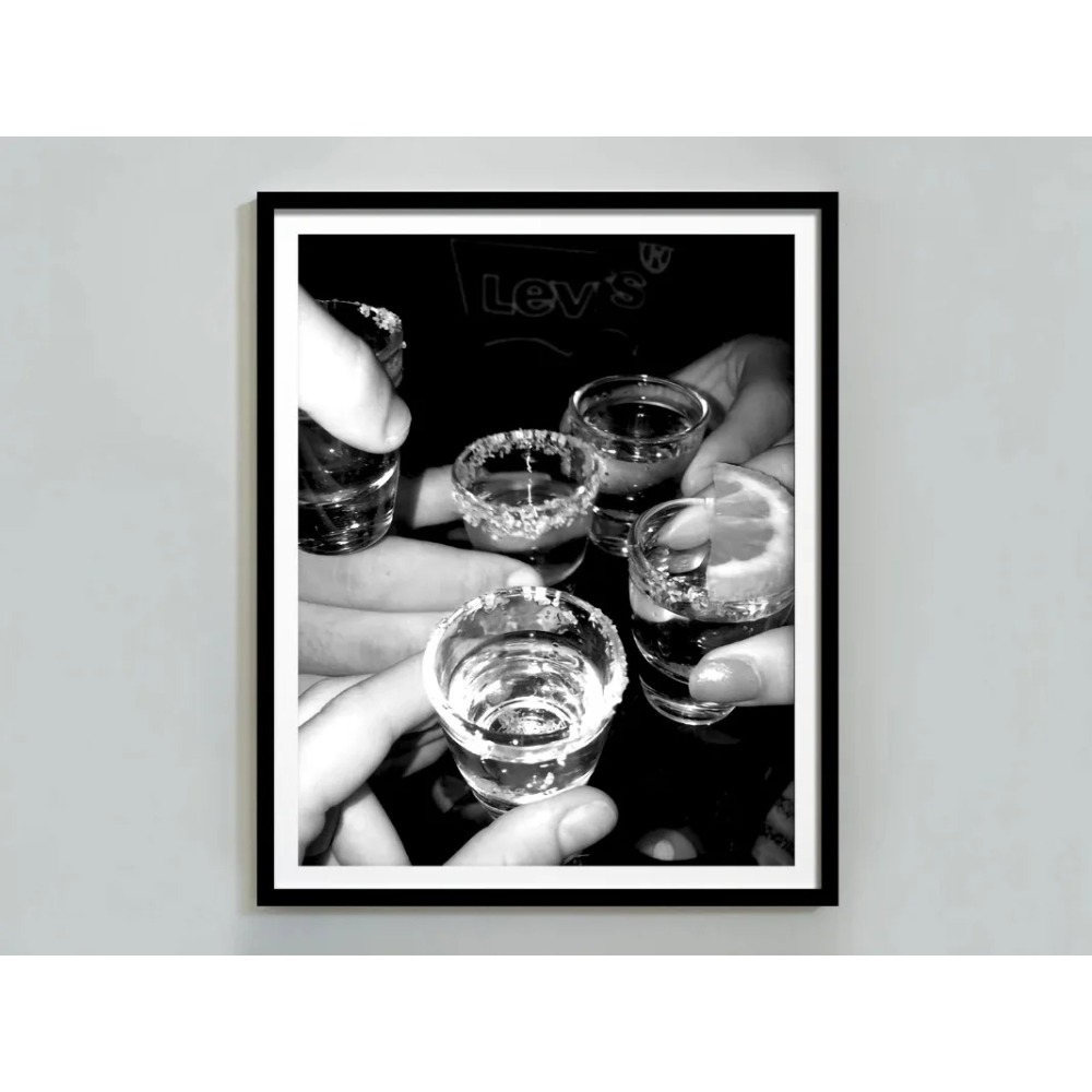 Siyah ve beyaz bar şampanya bi - Whisky Beer And Wine incelemesi ve fiyatı